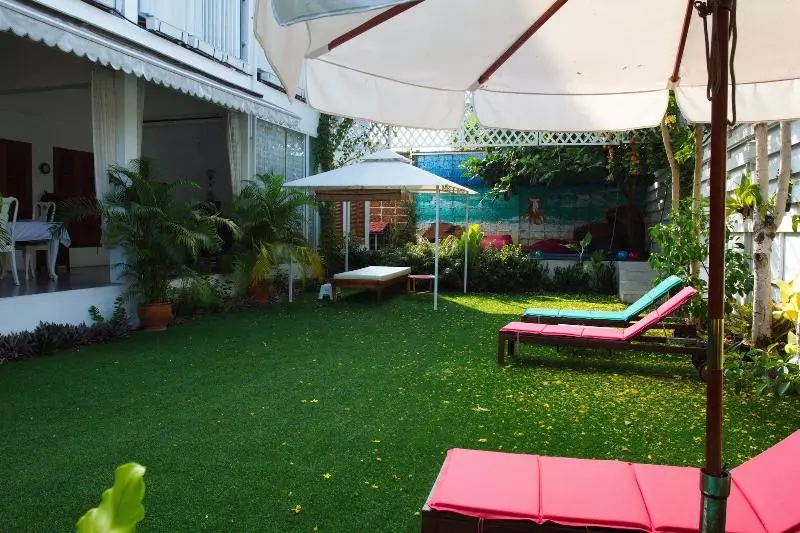 Fotos del hotel Barefeet Naturist Resort:  5