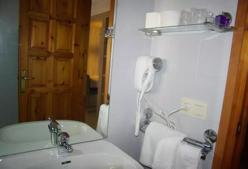 Fotos del hotel La Cabanya:  4