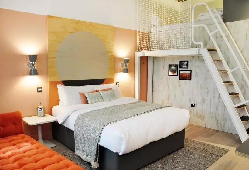 Fotos del hotel Room2 Southampton Hometel:  8