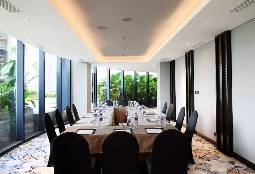 Fotos del hotel Jhl Solitaire Gading Serpong:  4