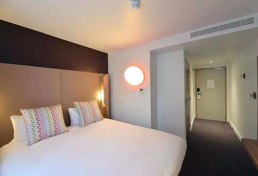Fotos del hotel Campanile Paris  Clichy Centre:  19