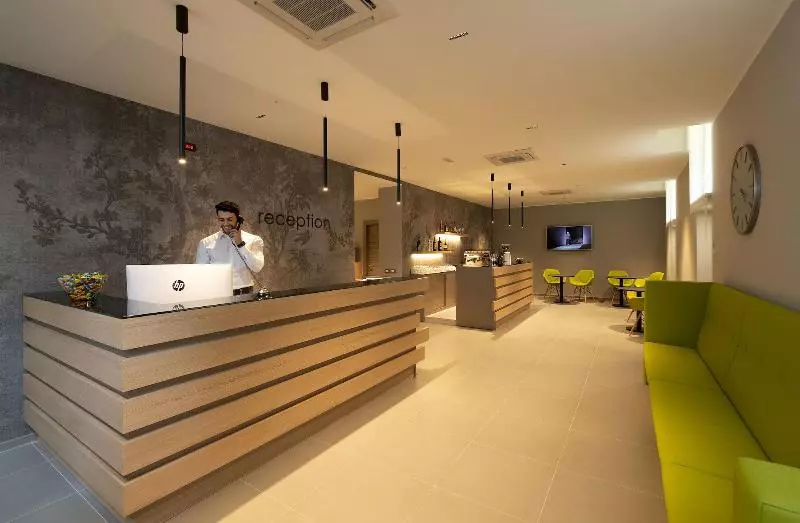 Fotos del hotel H21:  3