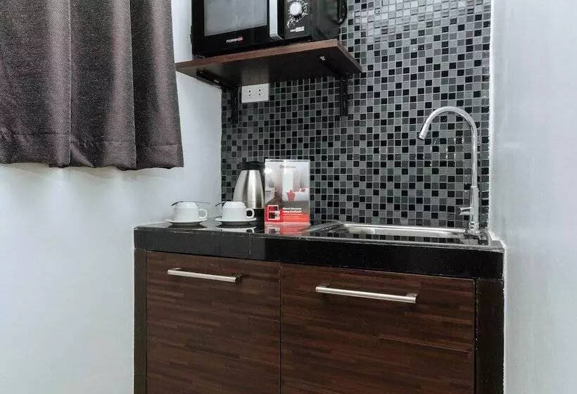 Fotos del hotel Reddoorz Plus @ Poblacion Makati:  17