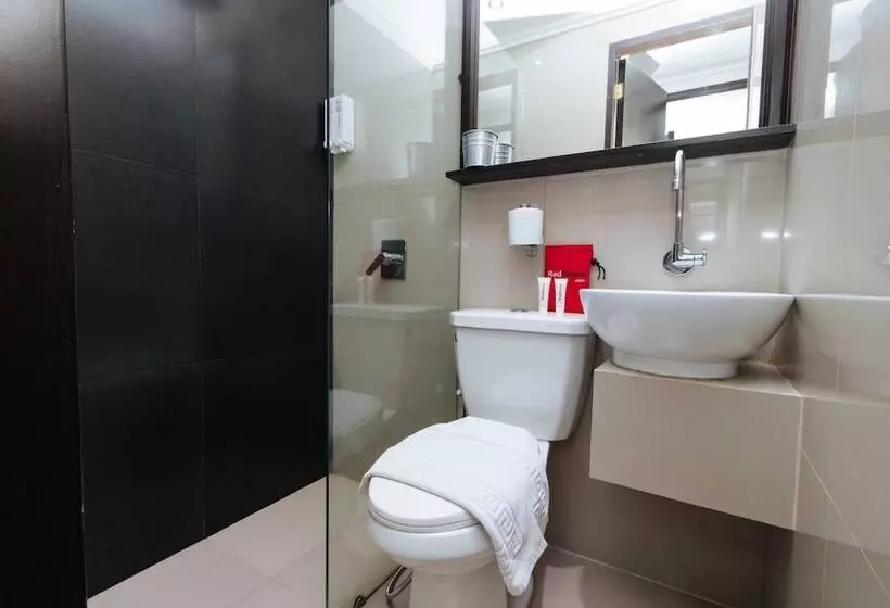 Fotos del hotel Reddoorz Plus @ Poblacion Makati:  16
