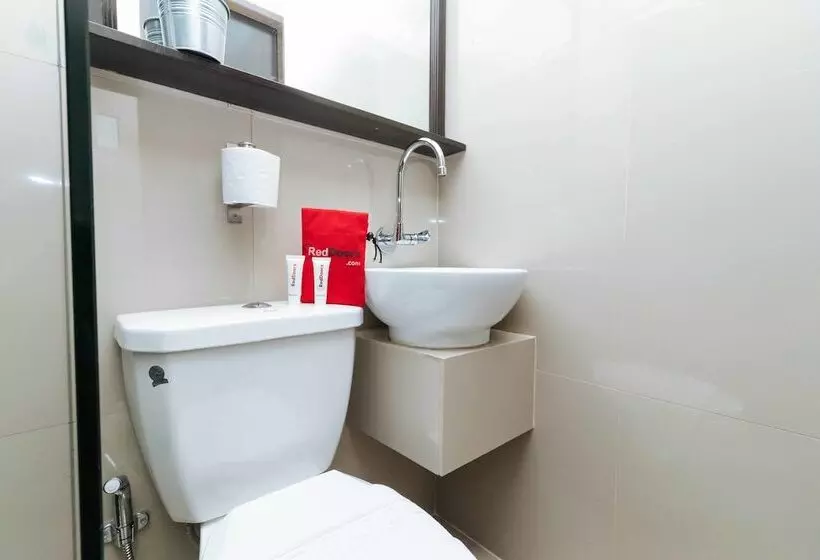 Fotos del hotel Reddoorz Plus @ Poblacion Makati:  14