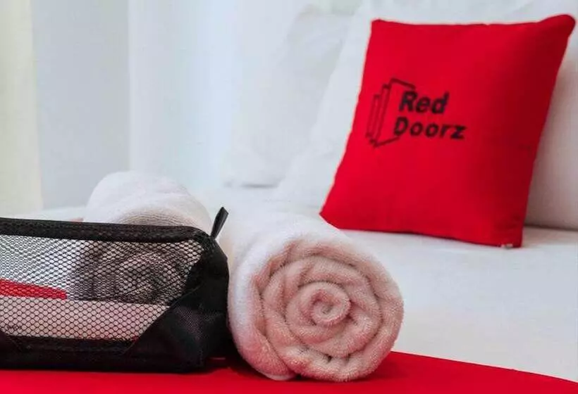 Fotos del hotel Reddoorz Plus @ Poblacion Makati:  2
