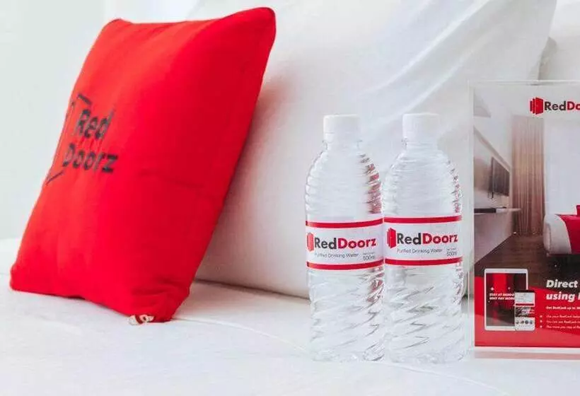 Fotos del hotel Reddoorz Plus @ Poblacion Makati:  7
