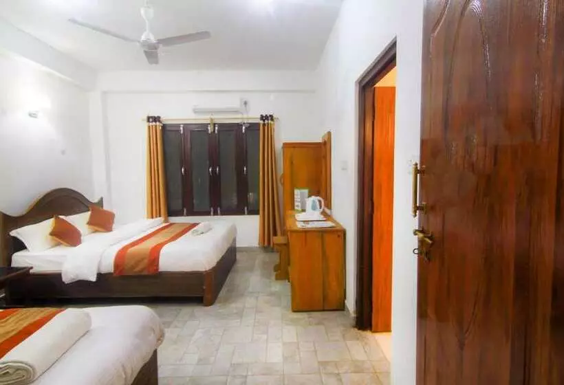 Fotos del hotel Chitwan Park Village:  22