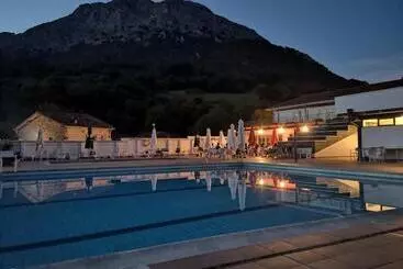 Pension Uxarte - Mondragon