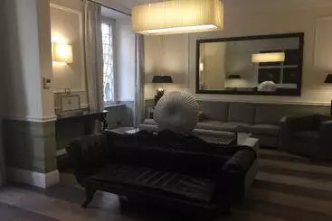 Giglio Dell Opera - Rome