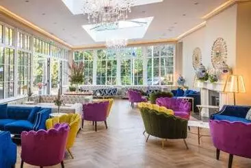 Cork S Vienna Woods Hotel & Villas - Cork
