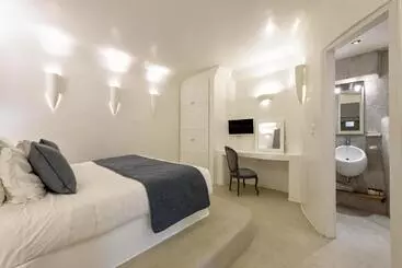 Senia - Paros Town