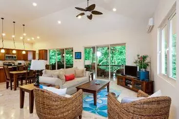 Red Frog Beach Island Resort - Bocas Del Toro