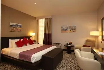 Golden Tulip Hail - Dolu