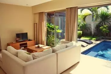 Athena Villas By Evaco - Pereybere
