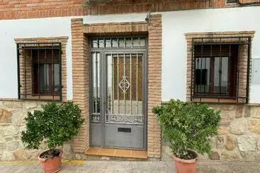 Casa Enmedio - Iznatoraf