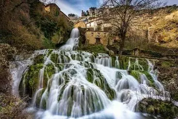 El Salto Del Agua Auténtico El Molino De La Cascada Orbaneja - Valle de Sedano
