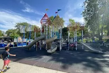 Cozy 2 Bedrooms Apartment In West New York, Nj - West new York