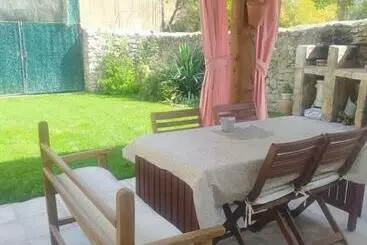 La Antigua Escuela Bajo La Tesla - Villarcayo de Merindad de Castilla la Vieja