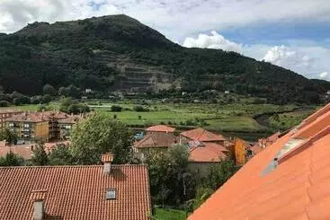 Precioso ático Con Parking Privado. Vistas Al Río - Limpias