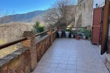 Casa Rural Con Terraza Magnífica Y 4 Habitaciones - Fondon