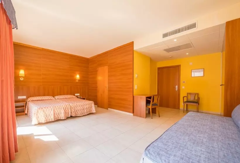 Fotos del hotel Checkin Montpalau:  15