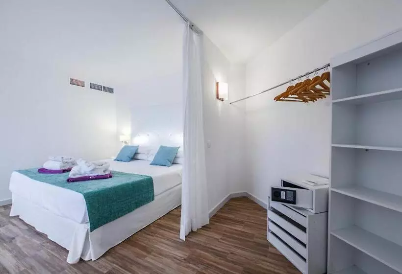 Fotos del hotel FERGUS Style Cala Blanca Suites:  7