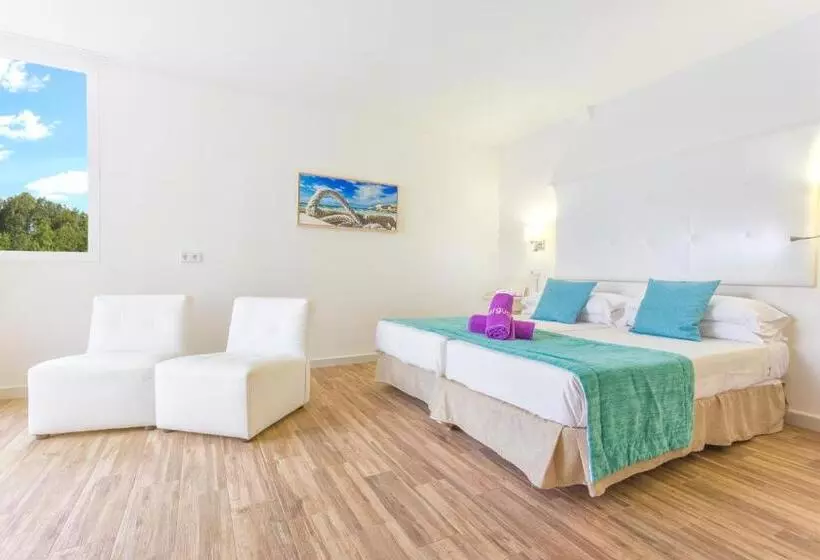 Fotos del hotel FERGUS Style Cala Blanca Suites:  2