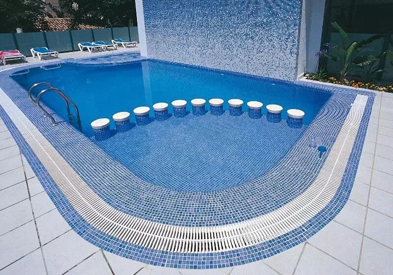 Rh Riviera – Adults Only