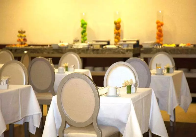 Fotos del hotel Compostela:  3