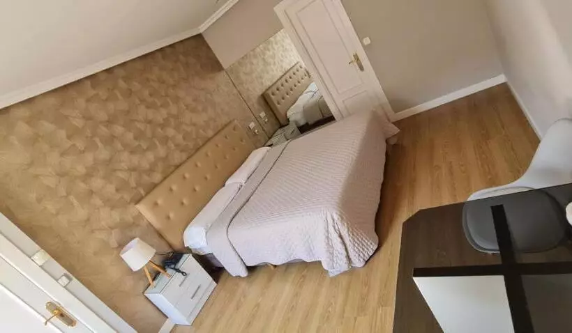 Fotos del hotel Holiday:  7