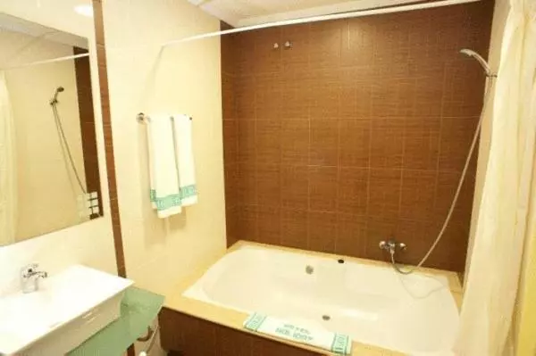 Fotos del hotel Holiday:  13