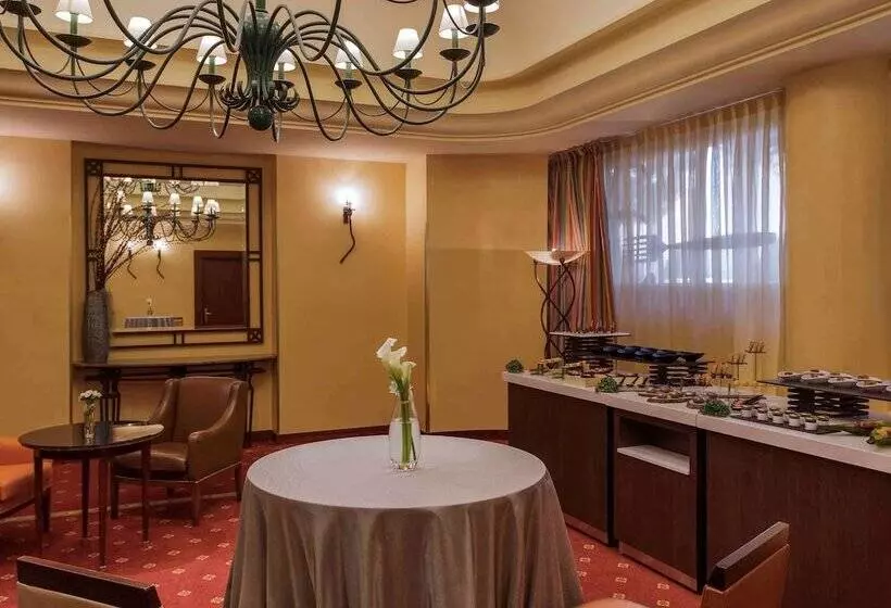 Pullman Madrid Airport & Feria