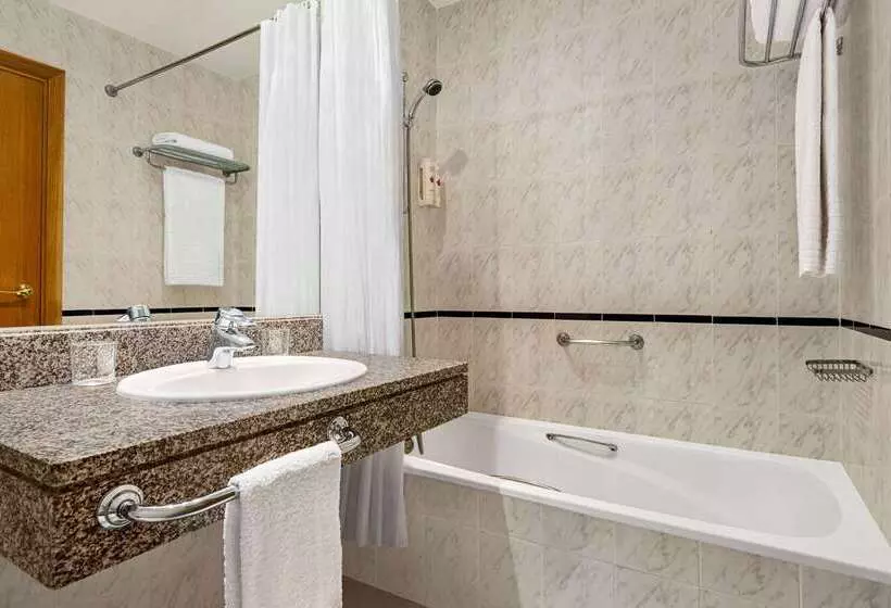 Fotos del hotel Ramada By Wyndham Madrid Tres Cantos:  6