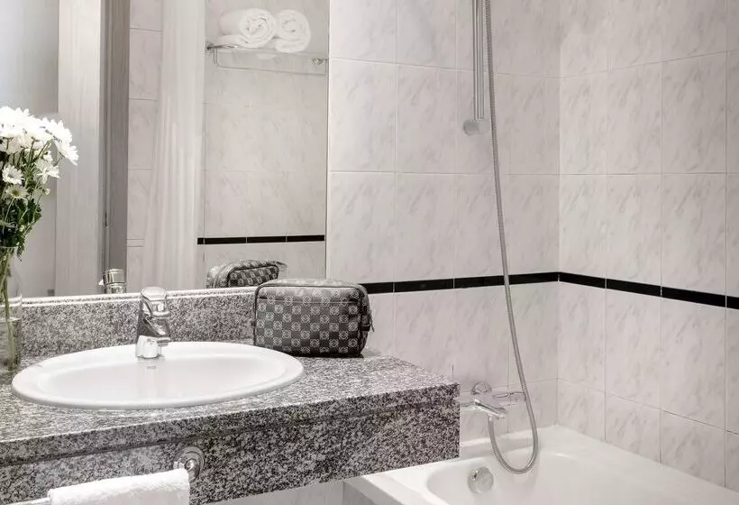 Fotos del hotel Ramada By Wyndham Madrid Tres Cantos:  12