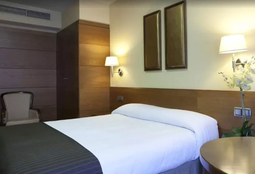 Fotos del hotel Sterling:  2