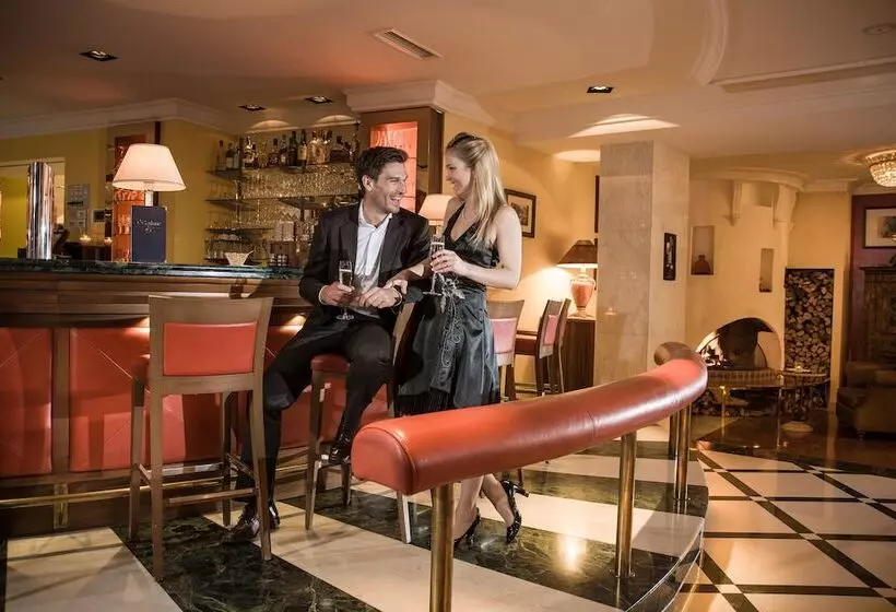 Fotos del hotel Norica  Thermens Gastein Mit Dem Bademantel Direkt In Die Therme:  11