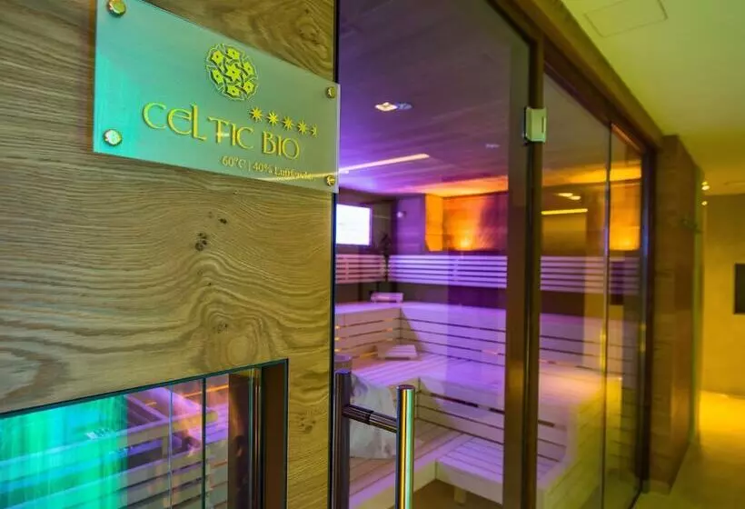 Fotos del hotel Norica  Thermens Gastein Mit Dem Bademantel Direkt In Die Therme:  3