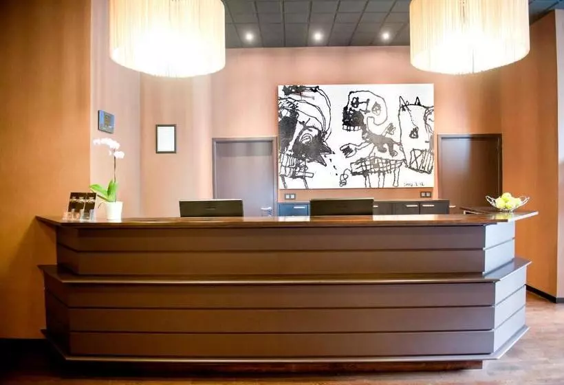 Fotos del hotel New  Charlemagne:  11