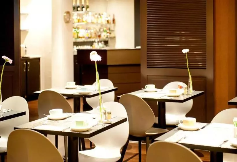 Fotos del hotel New  Charlemagne:  4