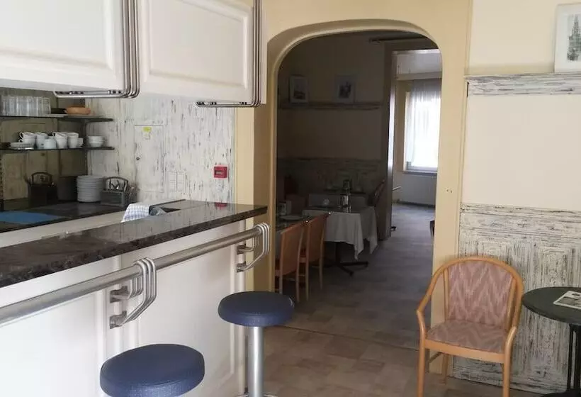 Fotos del hotel Queen Mary:  6