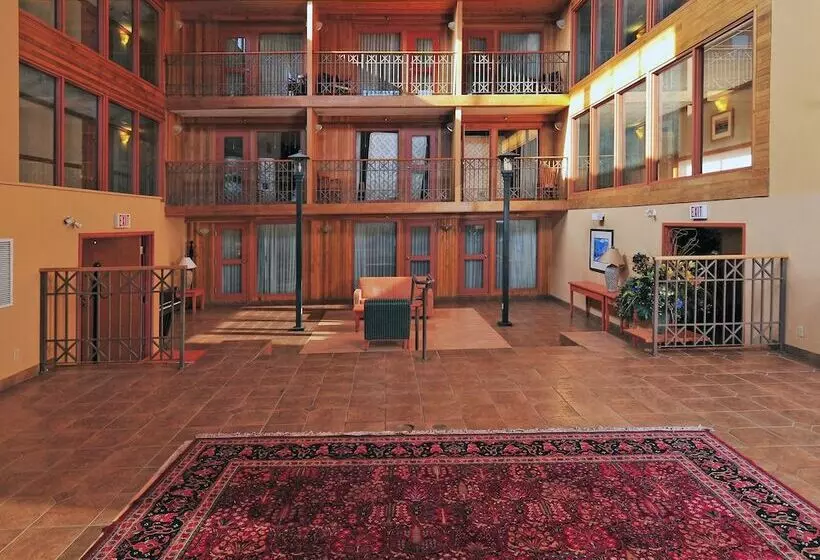 Fotos del hotel Banff Ptarmigan Inn:  2