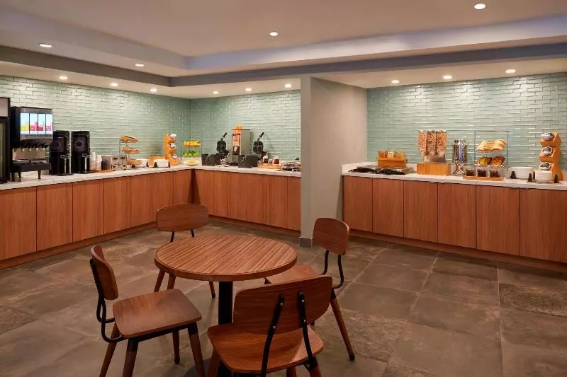 Fotos del hotel Fairfield Inn By Marriott Montreal Downtown:  24