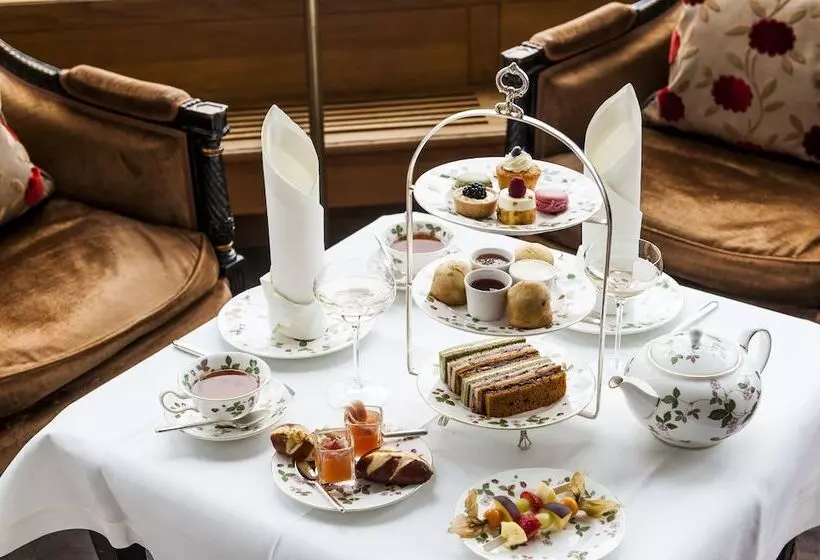 Fotos del hotel Grand Hotel Les Trois Rois:  12