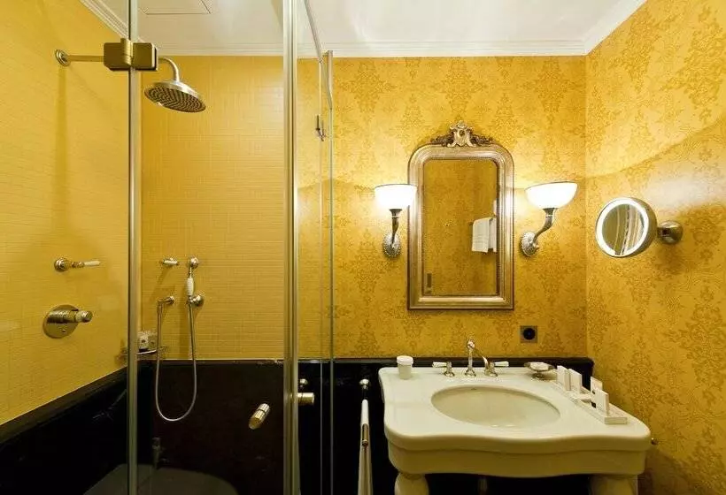 Fotos del hotel Grand Hotel Les Trois Rois:  20