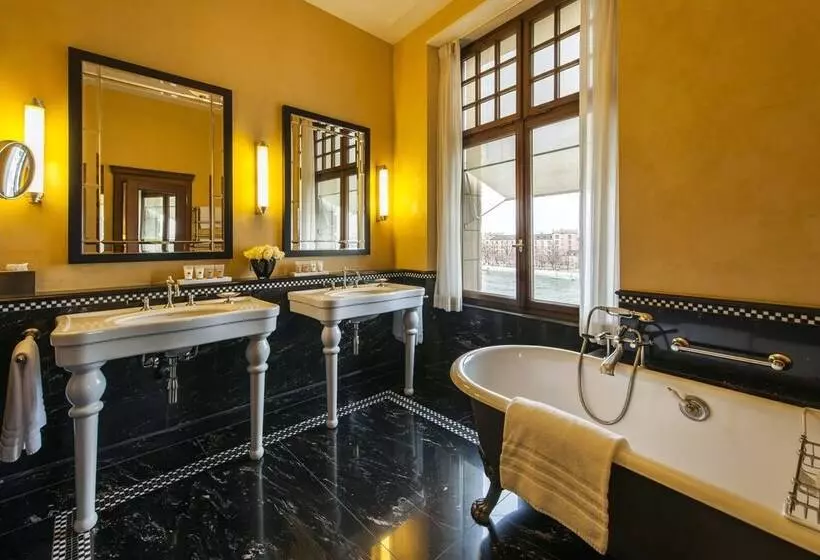 Fotos del hotel Grand Hotel Les Trois Rois:  11