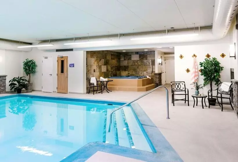 Fotos del hotel Lobstick Lodge:  2