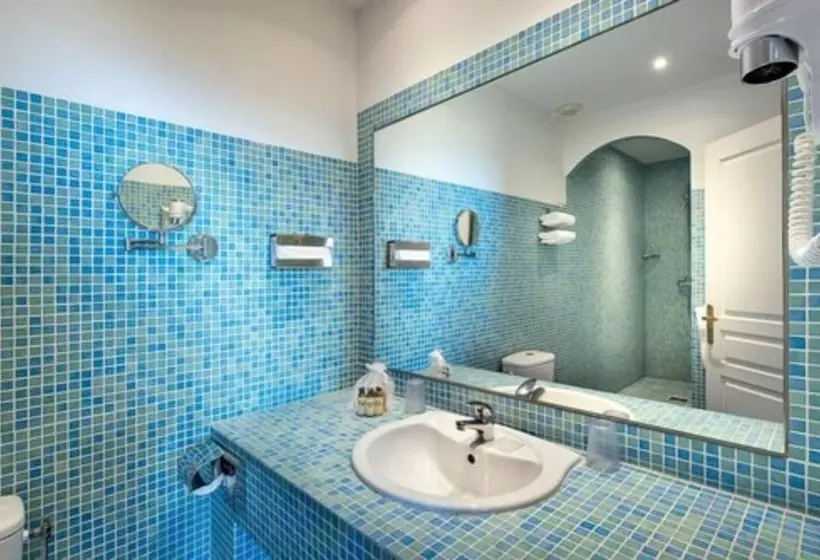 Fotos del hotel Hôtel Château De La Tour:  10