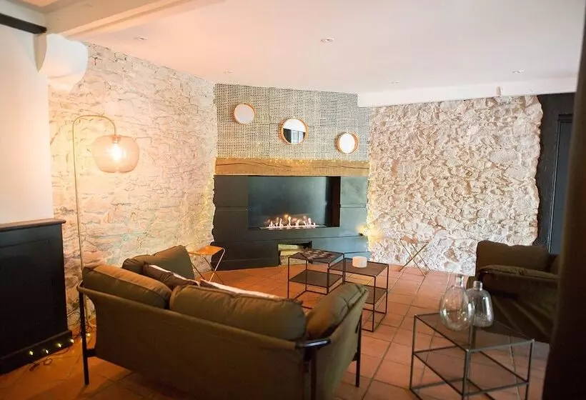 Chateau Du Clair De Lune