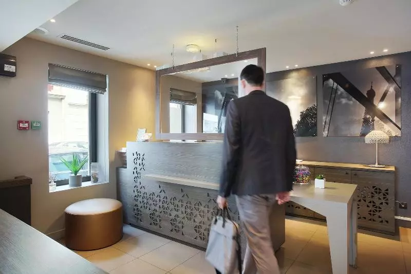 Fotos del hotel Eiffel Capitol:  2